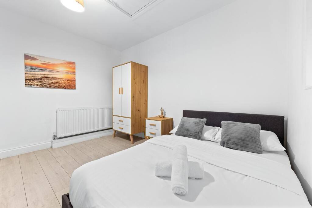 Near Kings Cross Sleep 12 Sp7 Apartament Londra